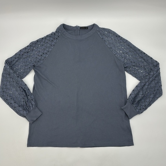 MIHOLL Tops - Miholl Blue/Gray Lace Sleeve Top size XL